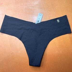 NWT Victoria’s Secret seamless thong panties, black, size Small